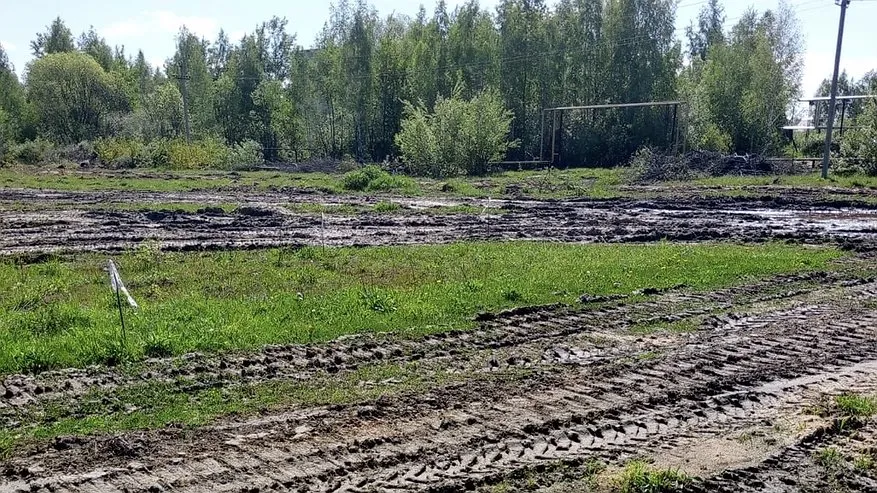 В Меленковском районе семье выделили участок земли без тротуаров и водоотведения