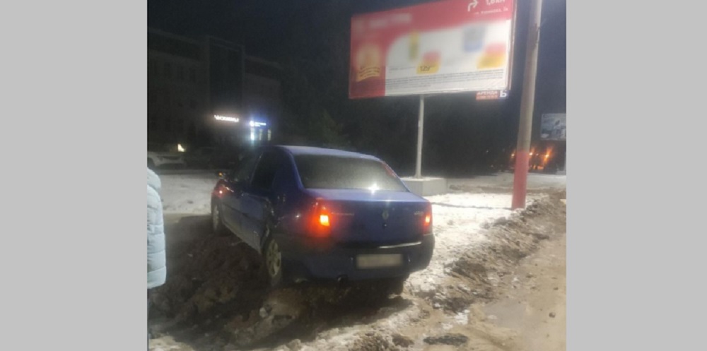 В столкновении двух легковушек во Владимире пострадала женщина 