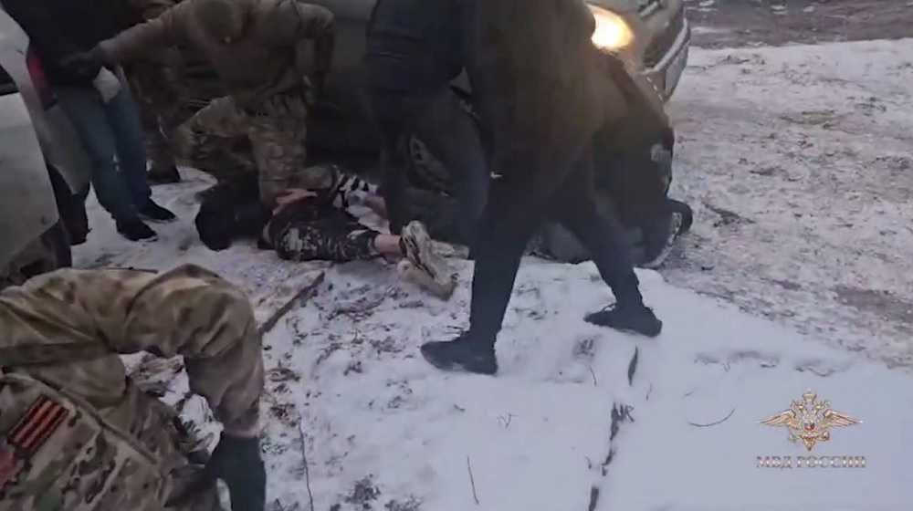 Рязанские полицейские задержали банду грабивших владимирских пенсионеров мошенников