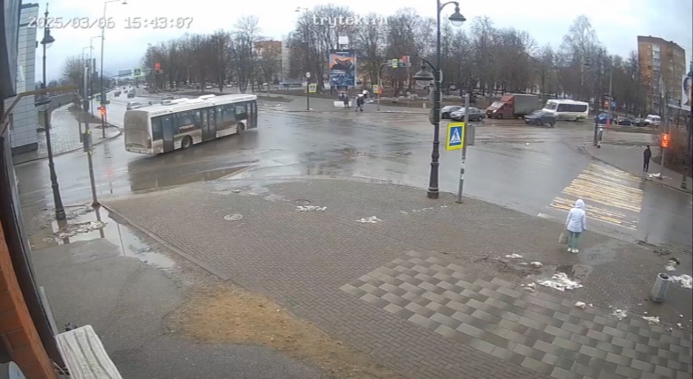 Следком проводит проверку по факту выпадения пассажирки из движущегося автобуса в Муроме
