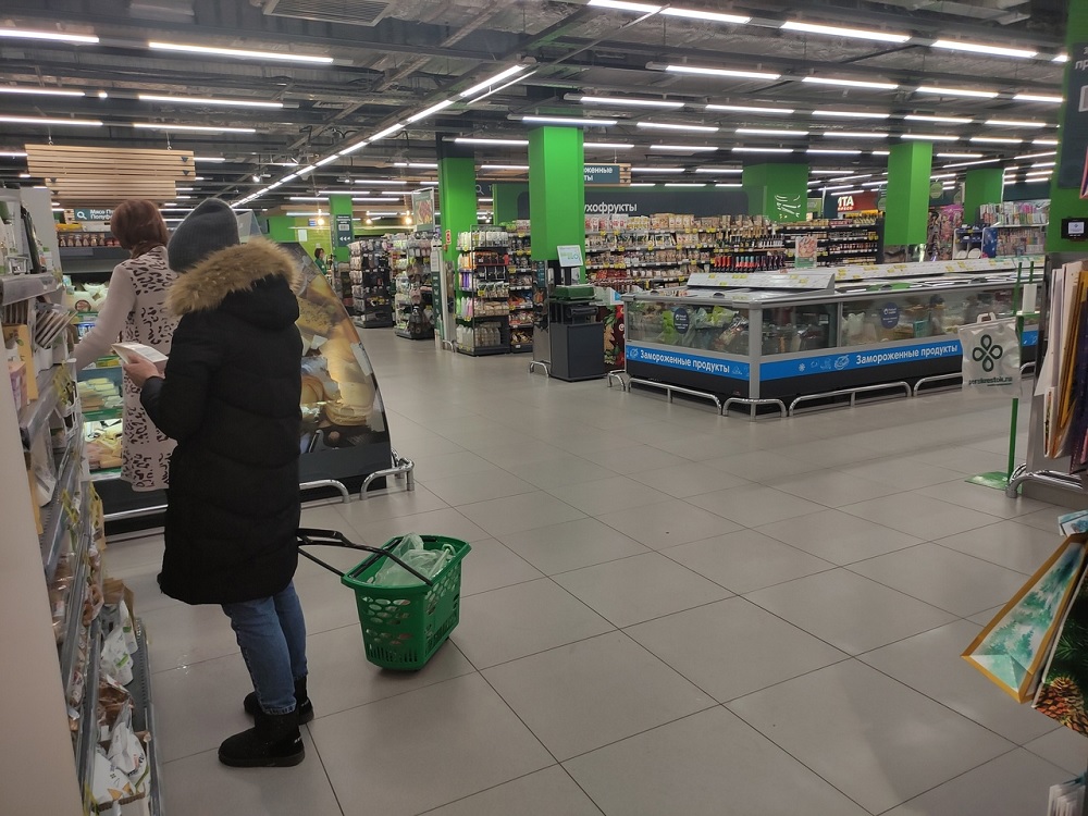 Во Владимире пенсионерка похитила забытый на ящике для покупателей кошелек