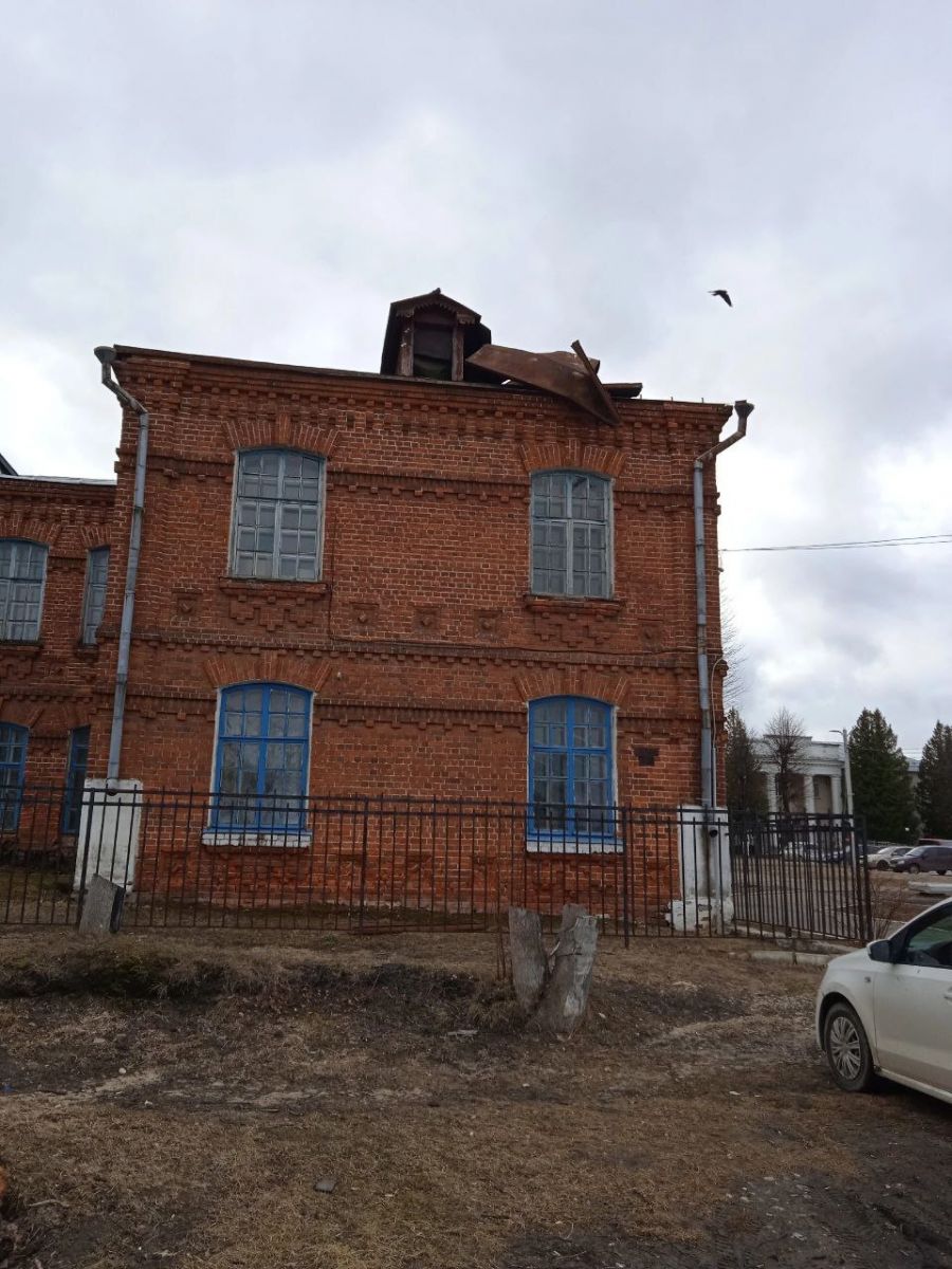 В Камешковском районе устраняют последствия сильного ветра