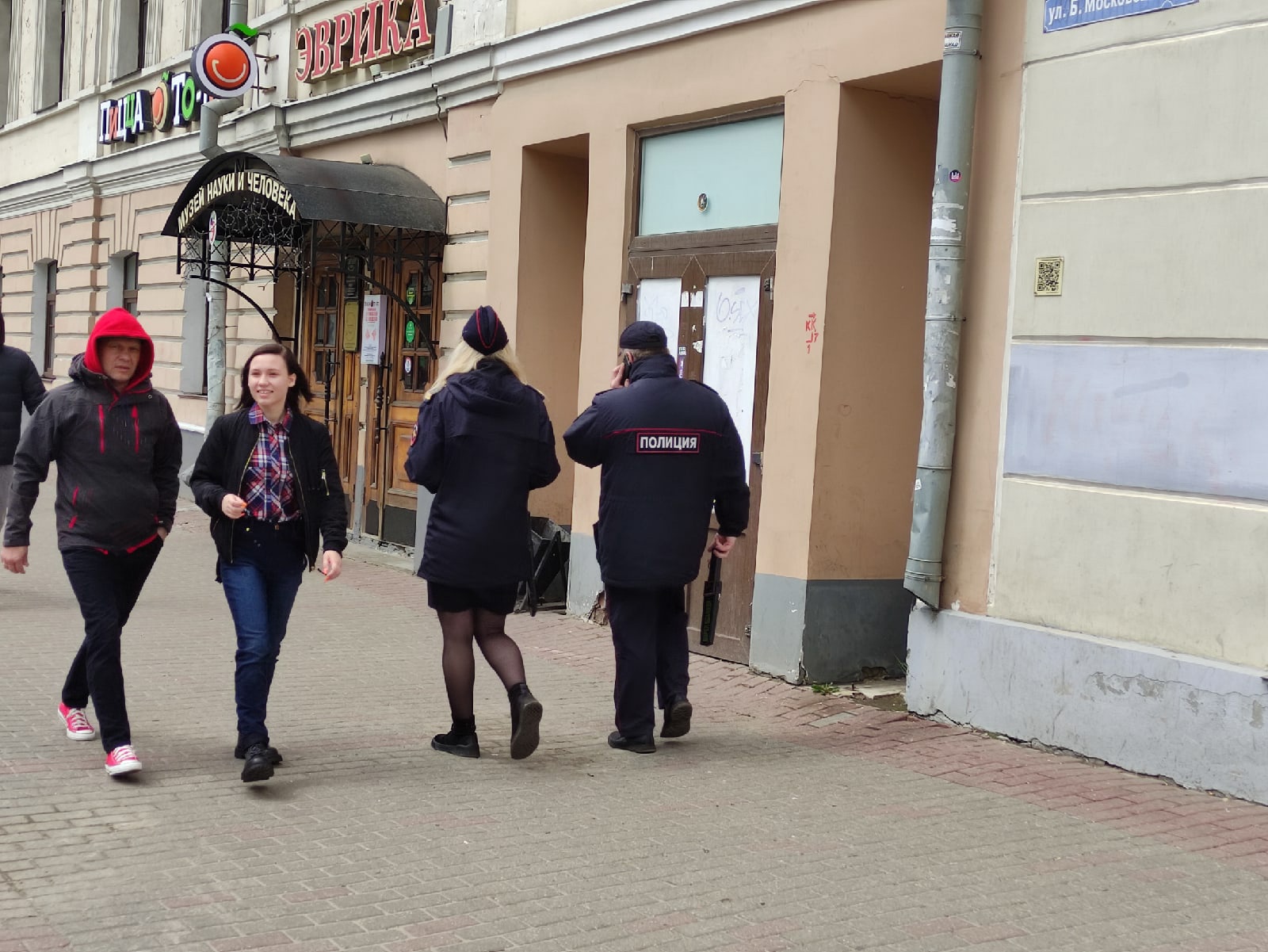 В Радужном изъяли 96 пачек сигарет без маркировки из магазина