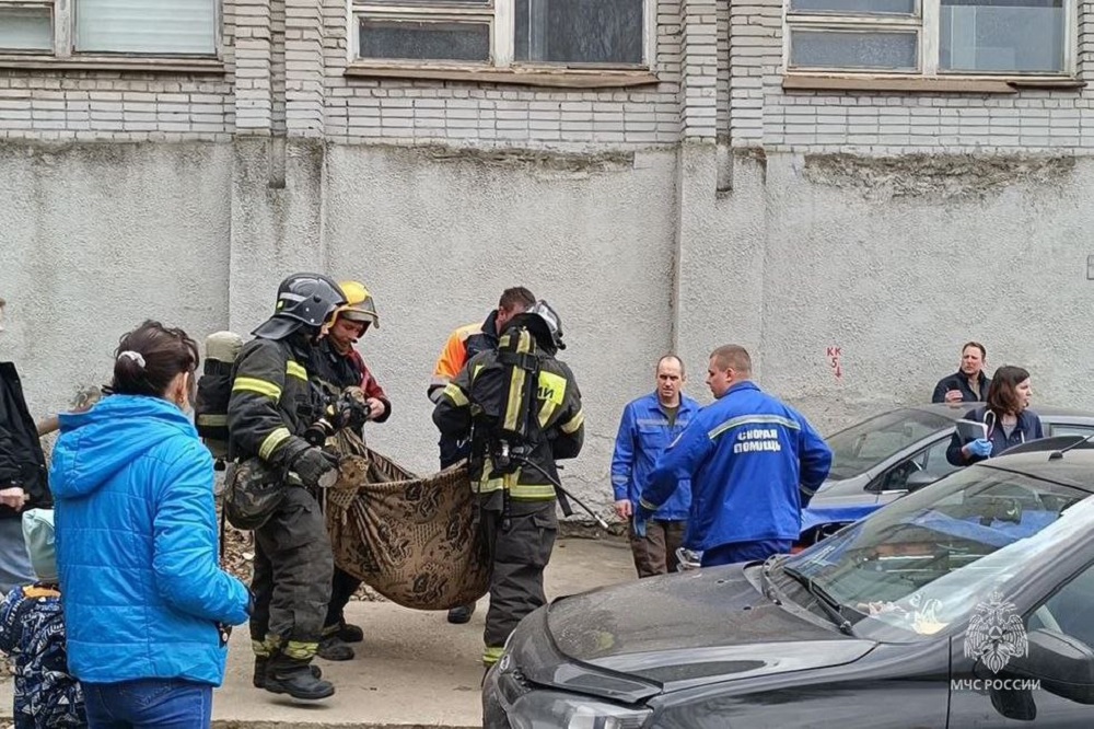 Во Владимире при пожаре в многоквартирном доме пострадал мужчина