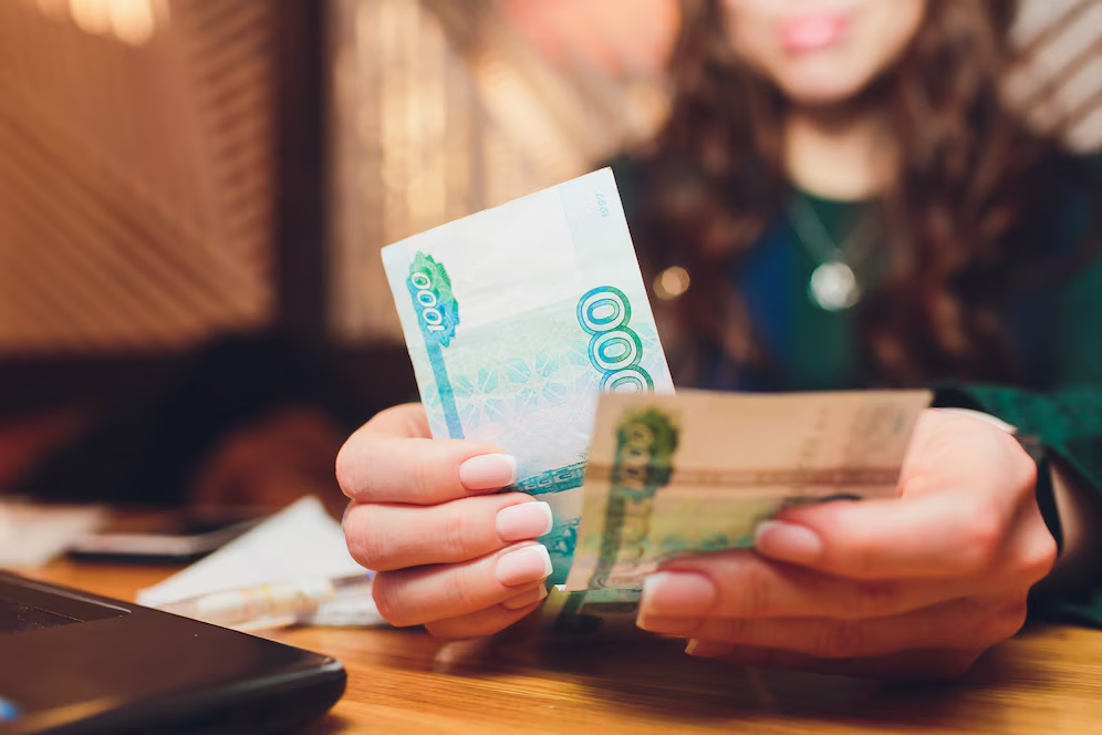 Владимирский Роспотребнадзор помог петербурженке получить деньги за некачественную мебель