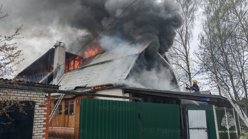 В Александрове из-за пожара серьезно пострадал частный жилой дом