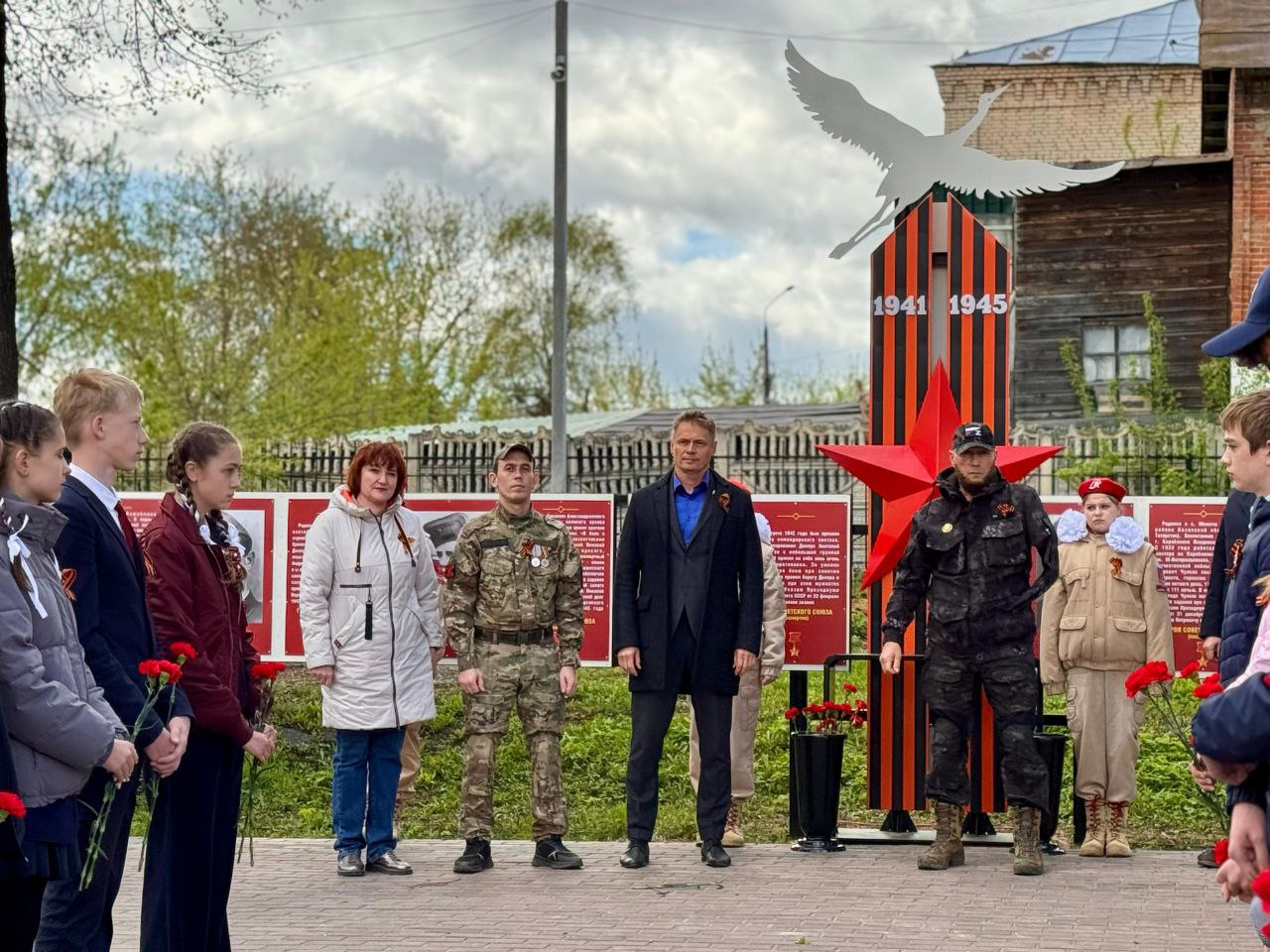В Александровском парке Владимира открылась обновленная Аллея Славы