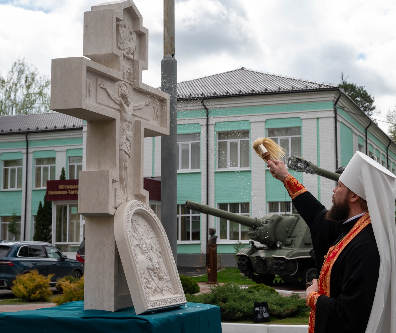 Митрополит Владимирский и Суздальский Никандр освятил поклонный крест на территории Ковровского ОУЦ