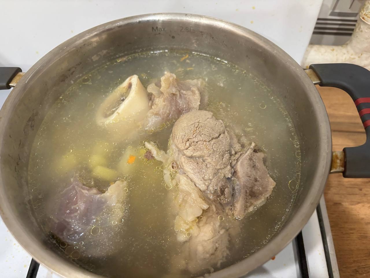 Снимать или оставлять? Вся правда о пенке при варке мяса от профессиональных поваров