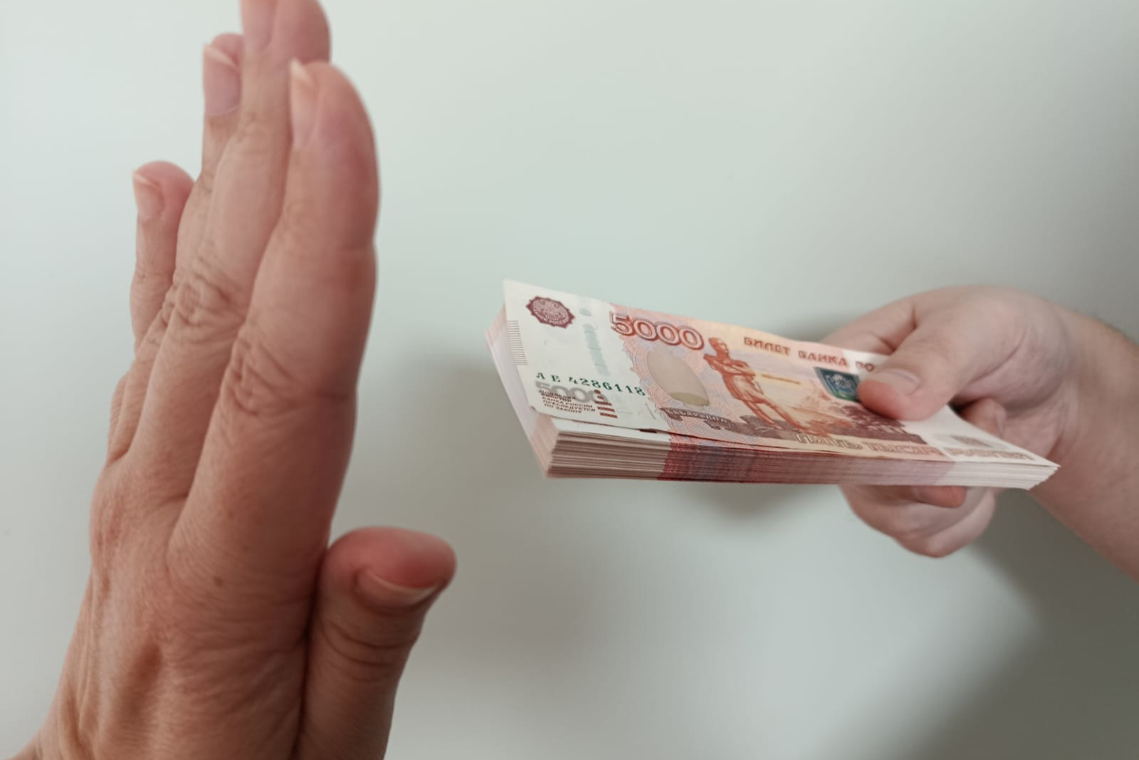 В Петушинском районе иностранца осудят за попытку дать взятку полицейскому