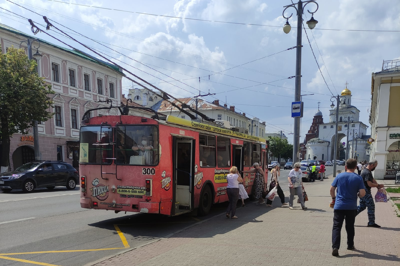 Из-за коммунальной аварии на улице Гагарина во Владимире изменилось движение троллейбусов