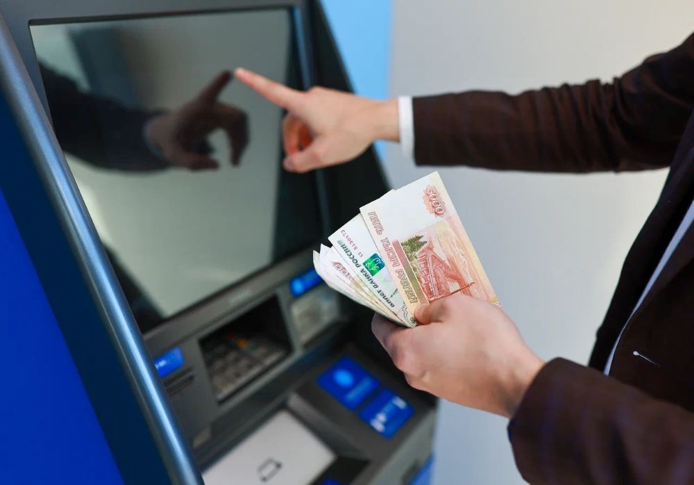 За полгода россияне получат рекордные 220 млрд рублей кешбэка