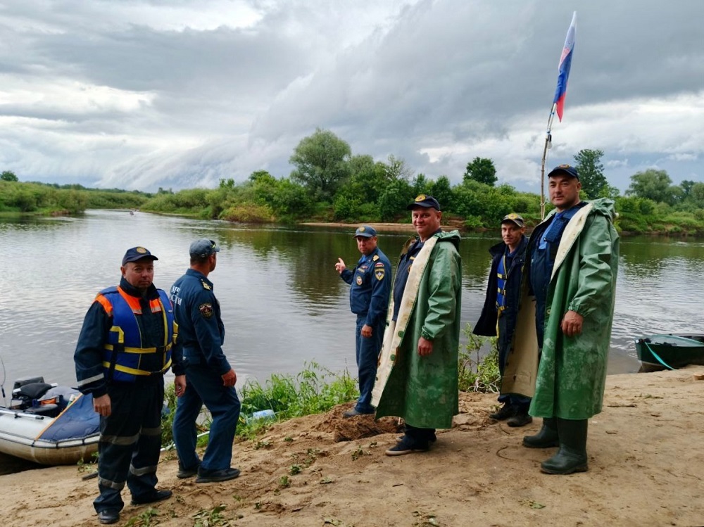 Владимирские спасатели разыскали пропавшую семью туристов