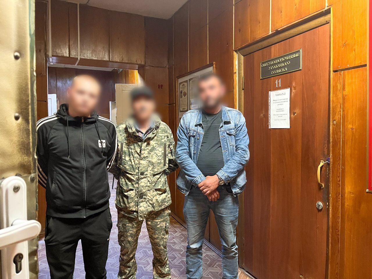 Гражданин СНГ пытался дать 200 долларов взятки полицейскому в Гороховце