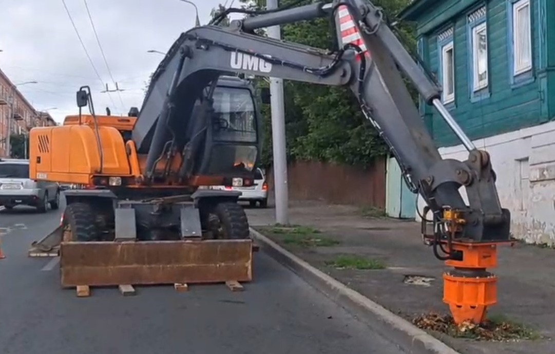 Во Владимире новая техника позволяет убирать до 40 пней в день