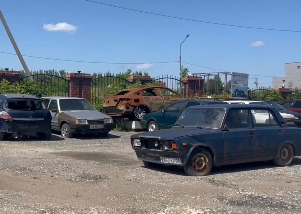 Во Владимире очищают улицы от брошенных автомобилей