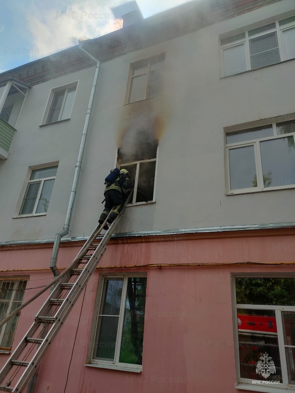 В Муроме эвакуировали двух жильцов из-за пожара