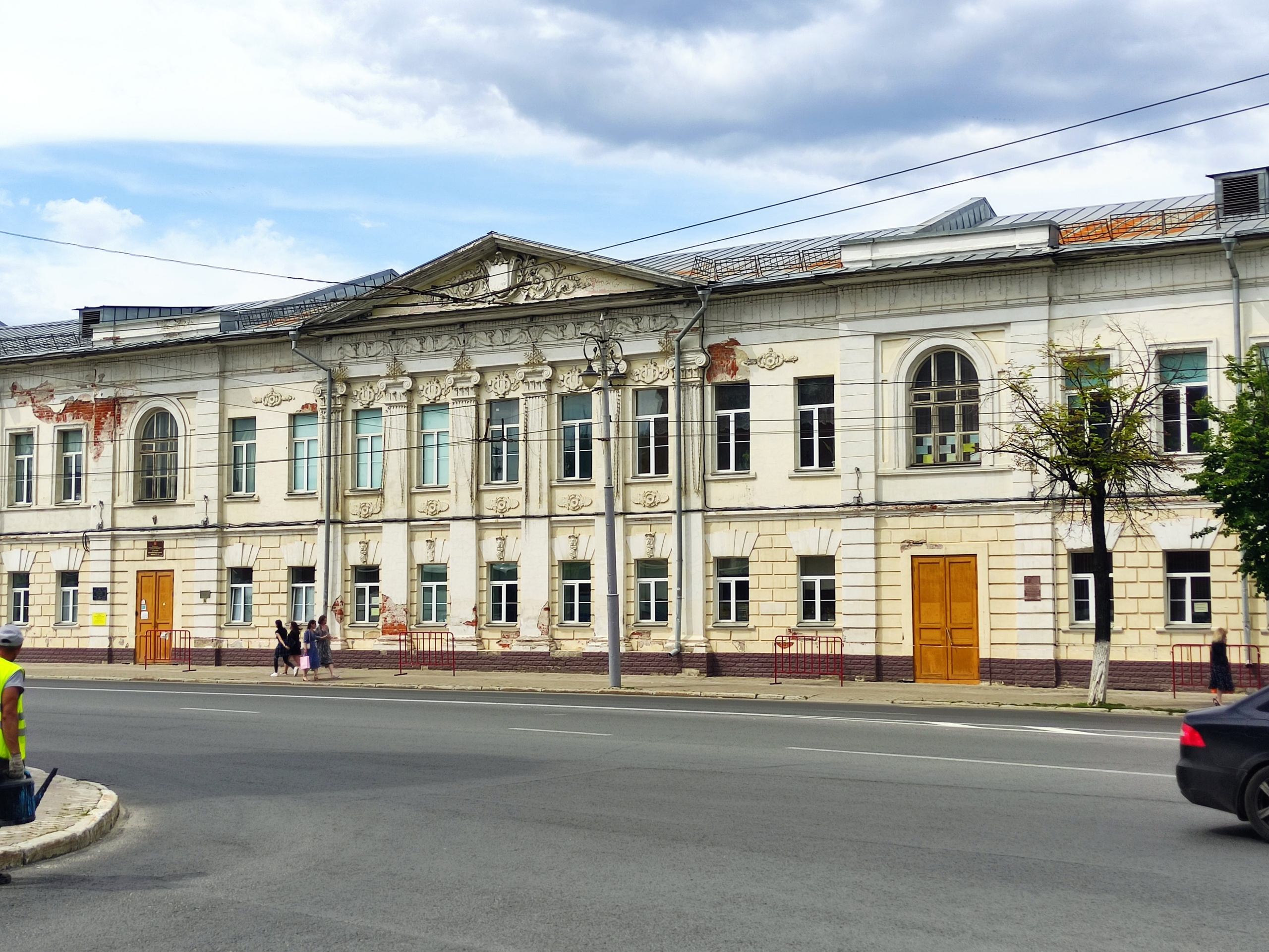 Во Владимире планируют потратить на реставрацию школы №1 141 млн рублей