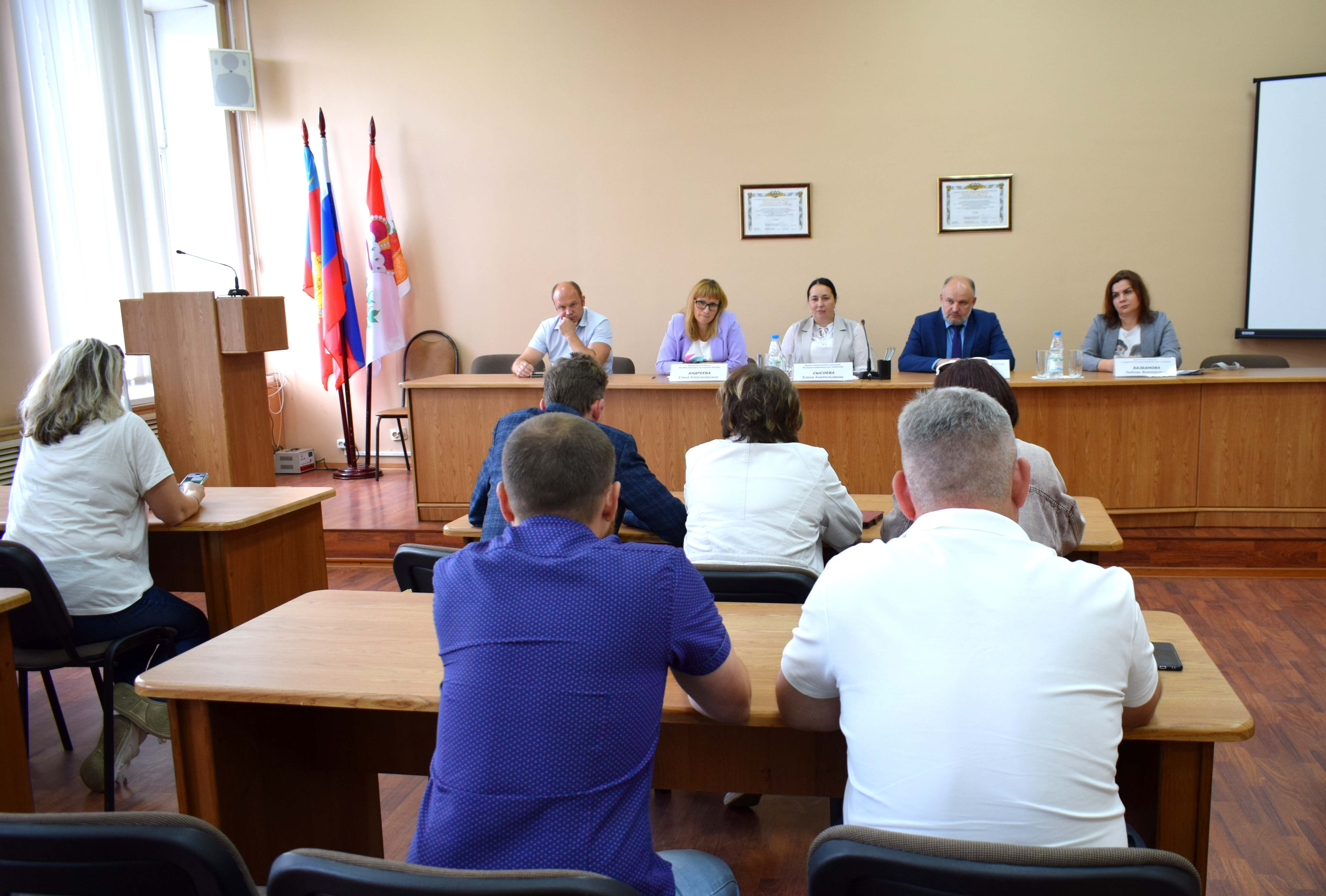 Администрация Юрьев-Польского организовала встречу с жителями по коммунальным вопросам