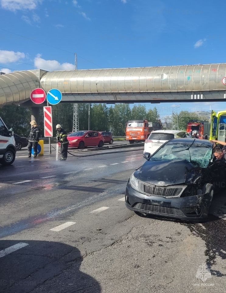 Во Владимире сотрудники МЧС ликвидировали последствия ДТП