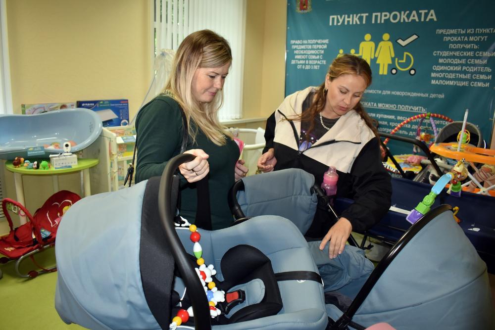В 17 соццентрах Владимирской области начался бесплатный прокат детских вещей