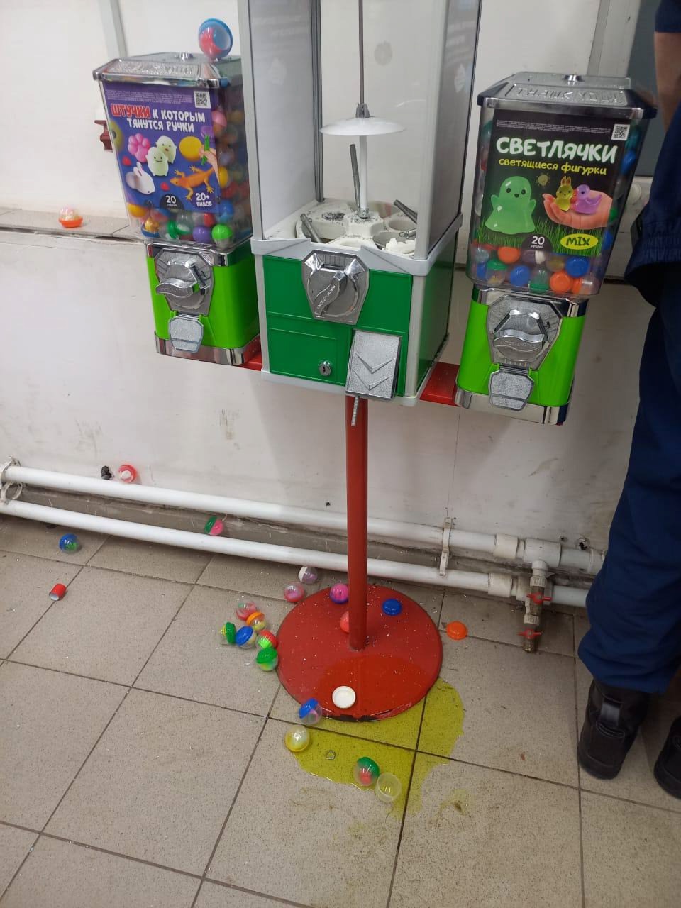 Ребенок получил перелом пальца в торговом центре Владимира