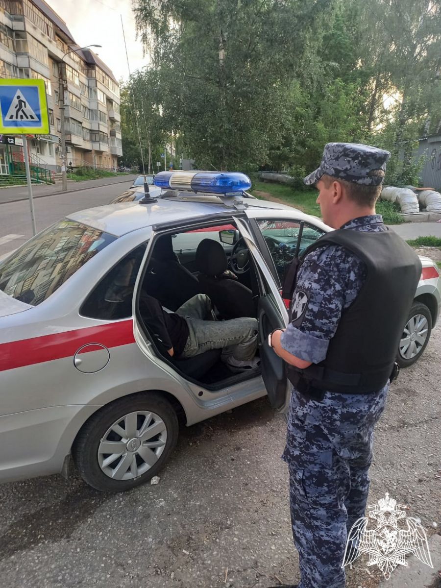 Росгвардейцы Владимира задержали вора на месте преступления