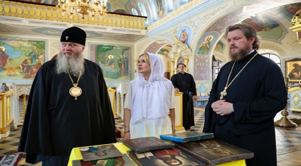 Специалисты из ВлГУ восстановят старинные иконы из Луганского собора