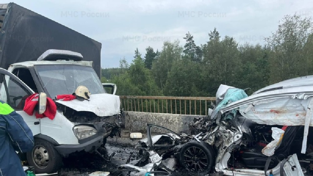 Два автомобиля столкнулись на трассе М-7 в Собинском районе