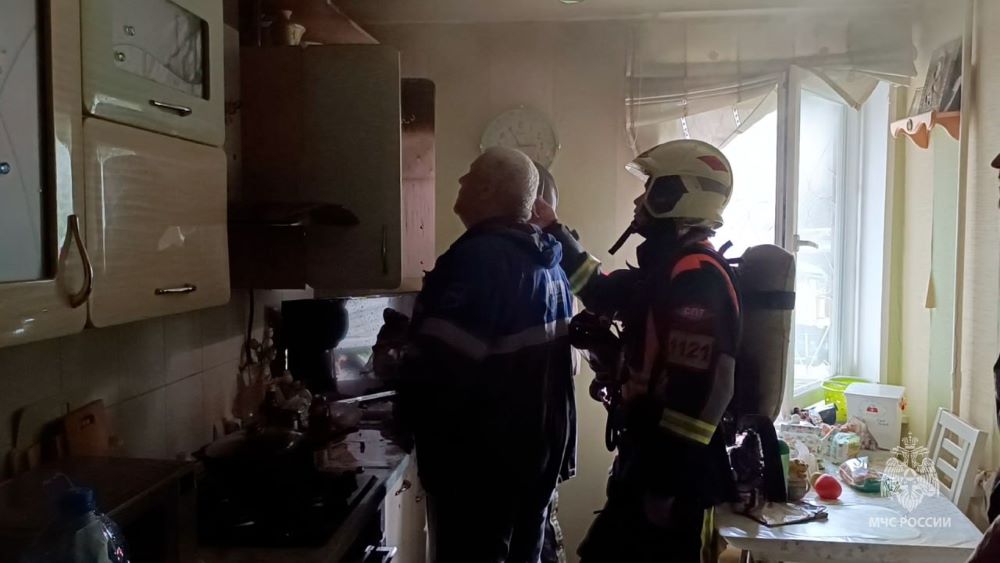 В результате пожара на Белоконской в областном центре были эвакуированы 15 человек