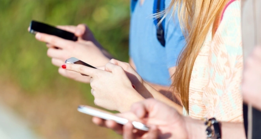Российский ответ WeChat? Что такое мессенджер "Молния" и чем он лучше Telegram - раскрывают разработчики