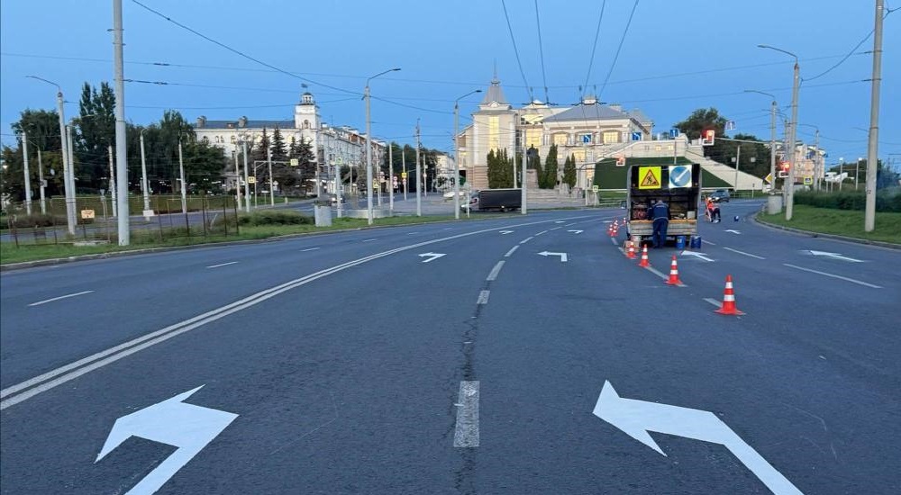 На площади Фрунзе во Владимире обновили дорожную разметку