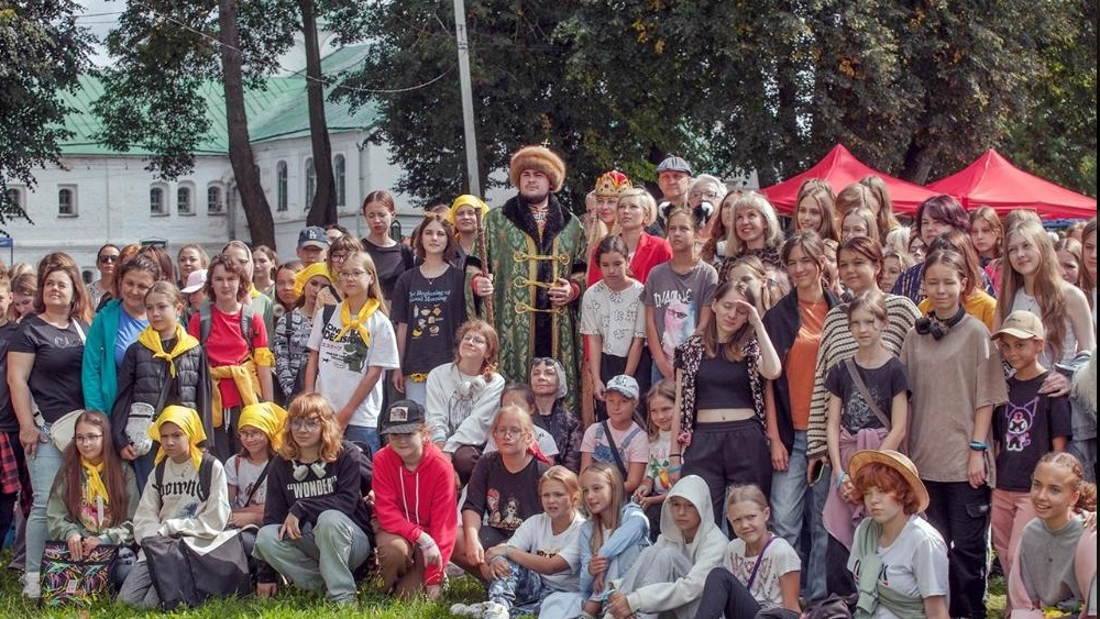 400 юных художников соберутся на Межнациональном пленэре во Владимирской области