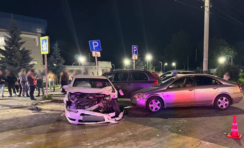 В массовом ДТП в центре Коврова пострадали 3 человека и 4 машины