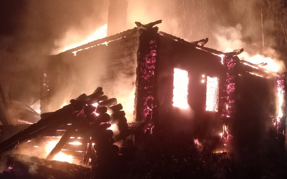 Пожилая женщина погибла при пожаре в Александровском районе