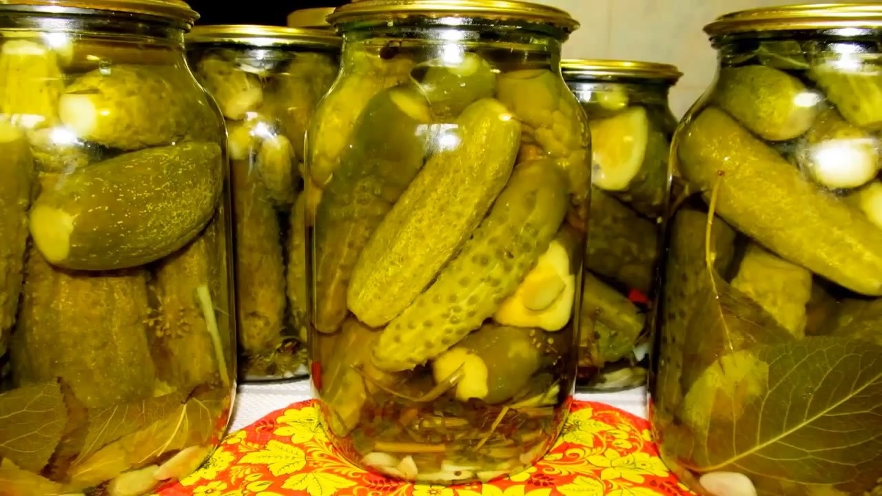Мой рецепт маринованных огурцов, который не меняю 20 лет - самые хрустящие и самые вкусные