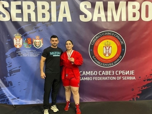 Студентка из Владимира завоевала серебро Кубка Европы по самбо