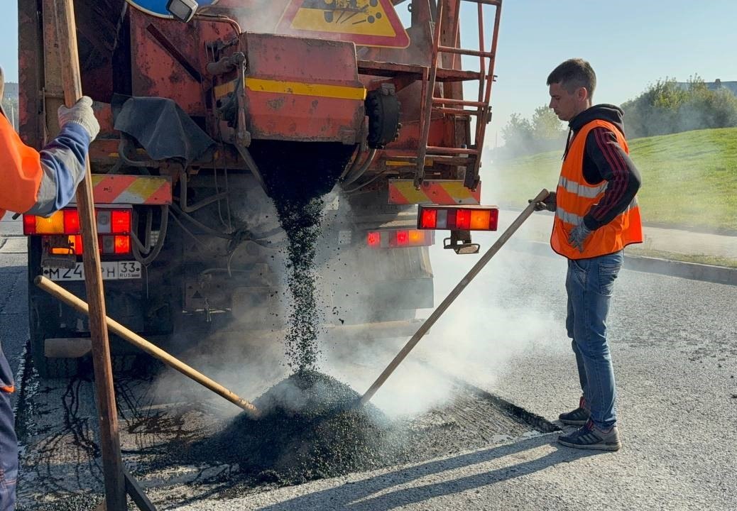Новый асфальт уложили на Лыбедской магистрали во Владимире