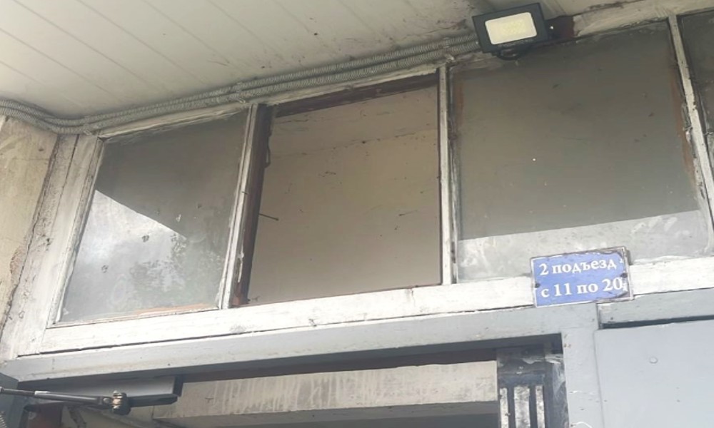 В Карабанове девочка получила травму головы из-за упавшего стекла в подъезде