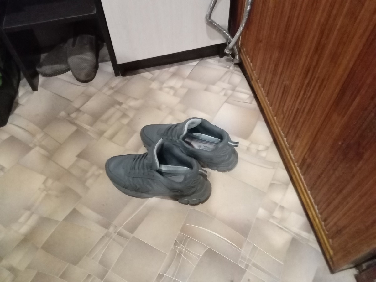 нужно лишь посыпать это на стельку - действенный лайфхак