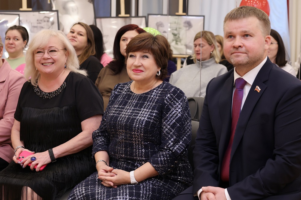 Ольга Хохлова поздравила будущих мам
