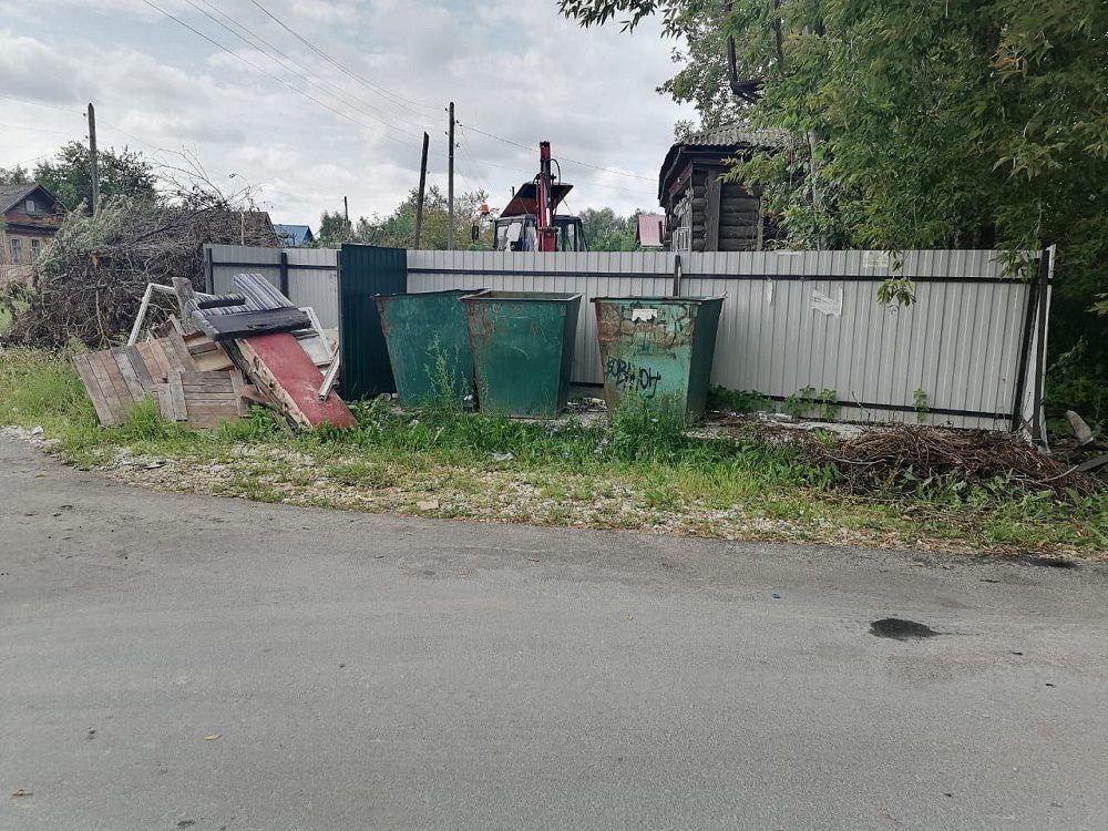 Контейнерные площадки в селах Владимирской области оказались в запущенном состоянии