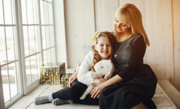 Редкое и очень красивое имя с характером для девочек: переводится как "заря"