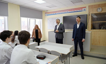 Гимназия № 39 приняла участие в проекте депутата Госдумы Григория Аникеева «Центр развития семьи»